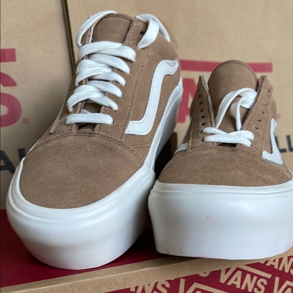 Vans Platform Old Skool Sneakers Tan and White - Picture 6 of 16